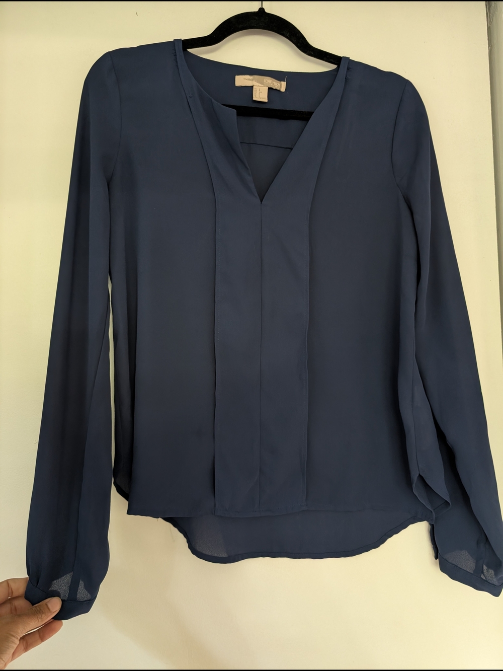 Forever 21 Navy V-Neck Long Sleeve Blouse